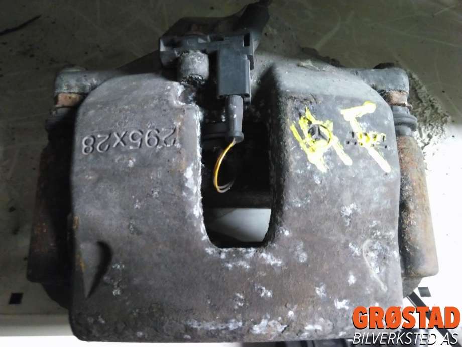 Bremsecaliper høyre foran til Mercedes E-Klasse 2009-2013 (Fase 1) (W212) (W212) (A 204 421 24 81|)