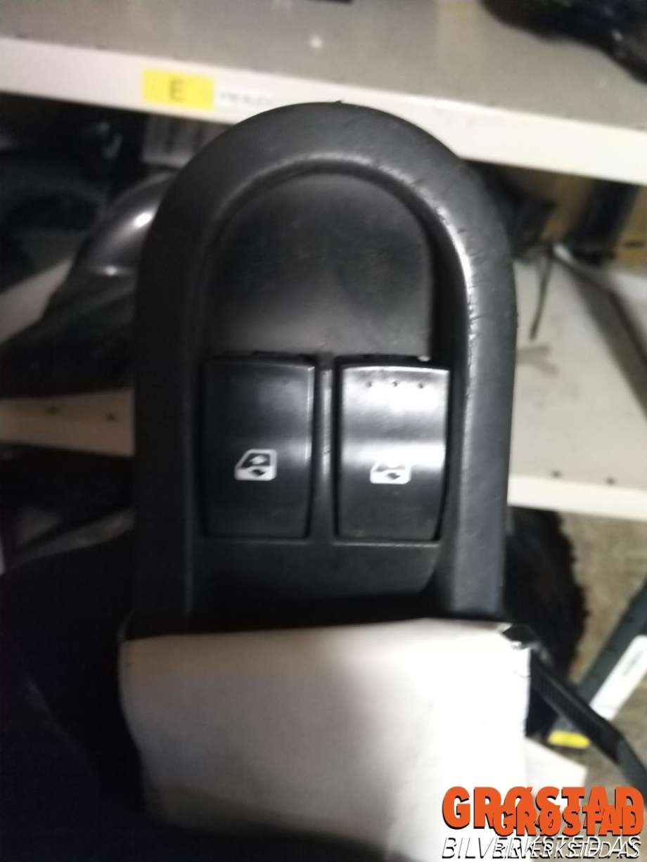 Bryter ruteheis førerdørspanel til Renault Scenic 2003-2009 (Type II)  (8200195937|)