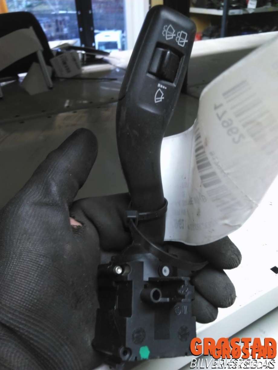 Bryter visker til Audi A4 2004-2008 (Type III) (B7) (B7) (4E0 953 503 A|)