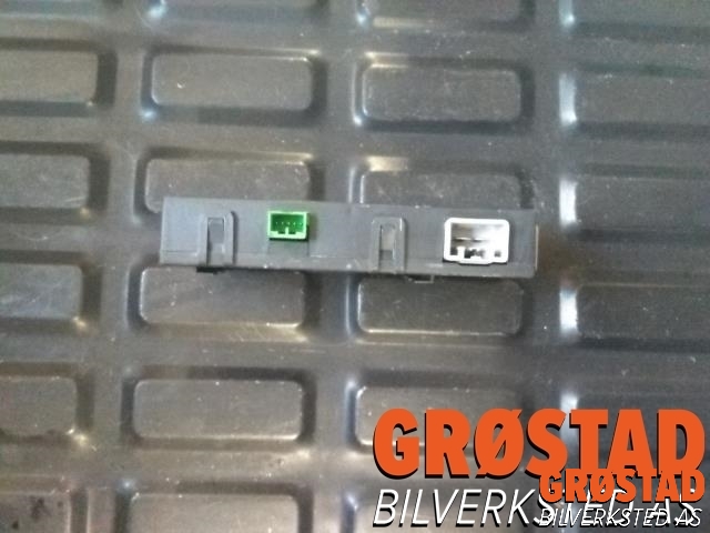 Styreenhet hengerfeste til Volvo V50 2004-2007 (Fase 1)  (8698475|)