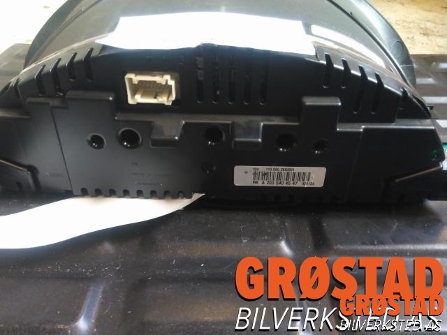 Instrumentpanel til Mercedes C-Klasse 2004-2007 (Fase 2) (W203) (W203) (A2C53020883|)