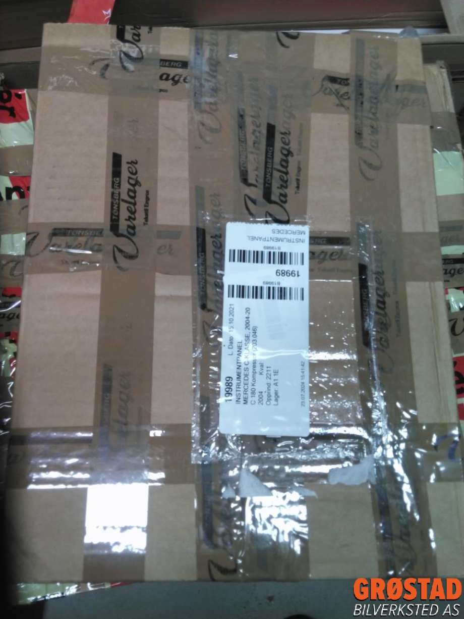 Instrumentpanel til Mercedes C-Klasse 2004-2007 (Fase 2) (W203) (W203) (A2C53020883|)