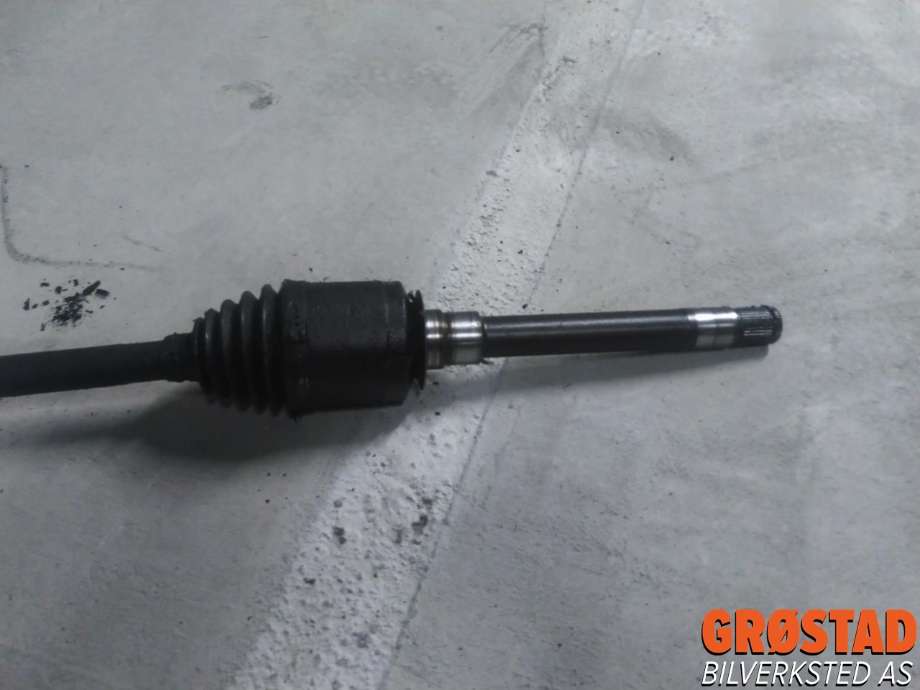 Drivaksel høyre foran, diesel/automat til Mercedes ML 2005-2011 (W164) (W164) (A 164 330 19 01|)