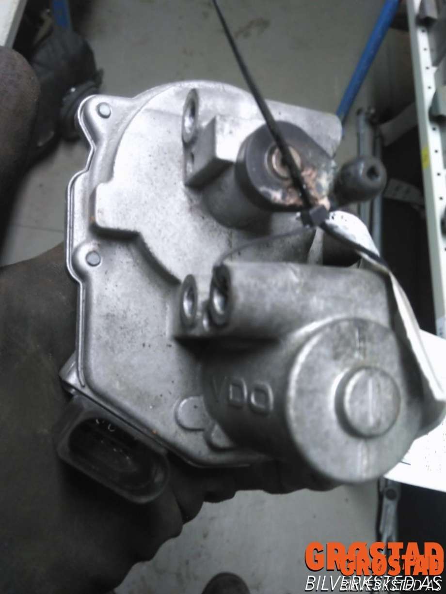 Spjeldhus til Audi A8 2003-2010 (Type II)  (059 129 086 M|)