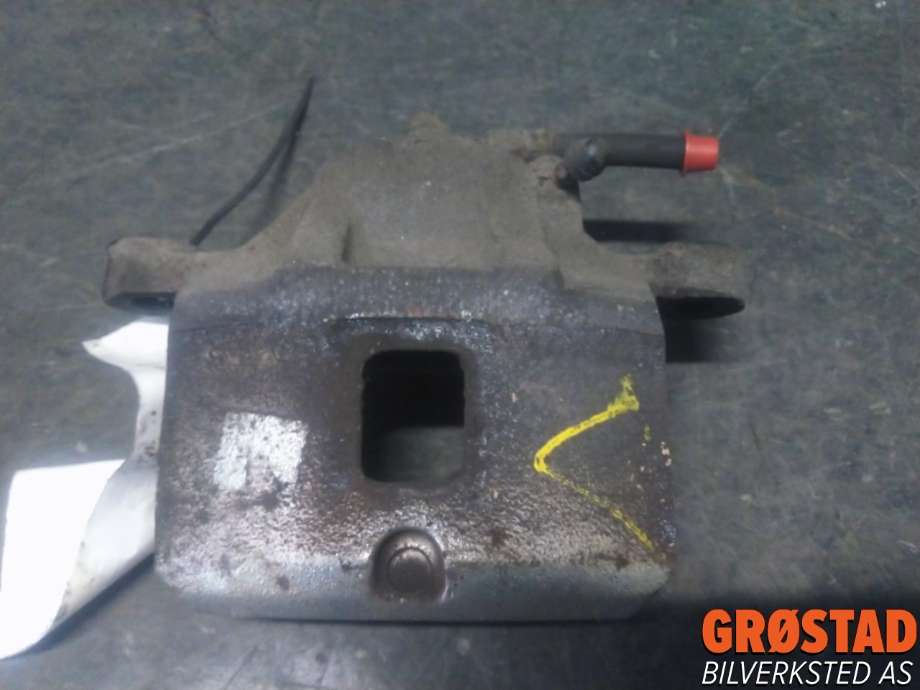 Bremsecaliper venstre foran til Mitsubishi Galant, 1997-2000 (Type VII, Fase 1)