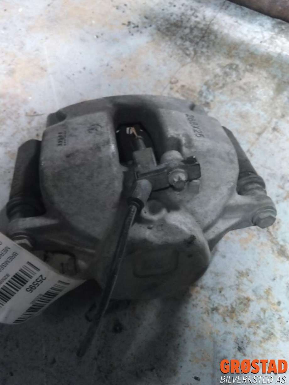 Bremsecaliper høyre foran til Mercedes C-Klasse 2007-2011 (Fase 1) (W204) (W204) (A 204 421 22 81|)