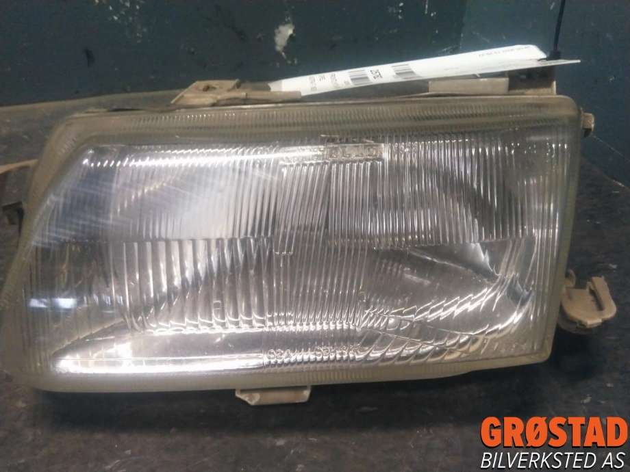 Frontlykt venstre halogen til Opel Astra F 1992-1997