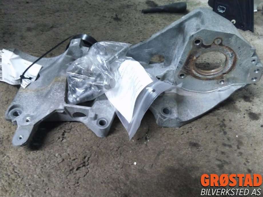 Dynamobrakett til VW Golf VI 2008-2012 (03L903143Q|)