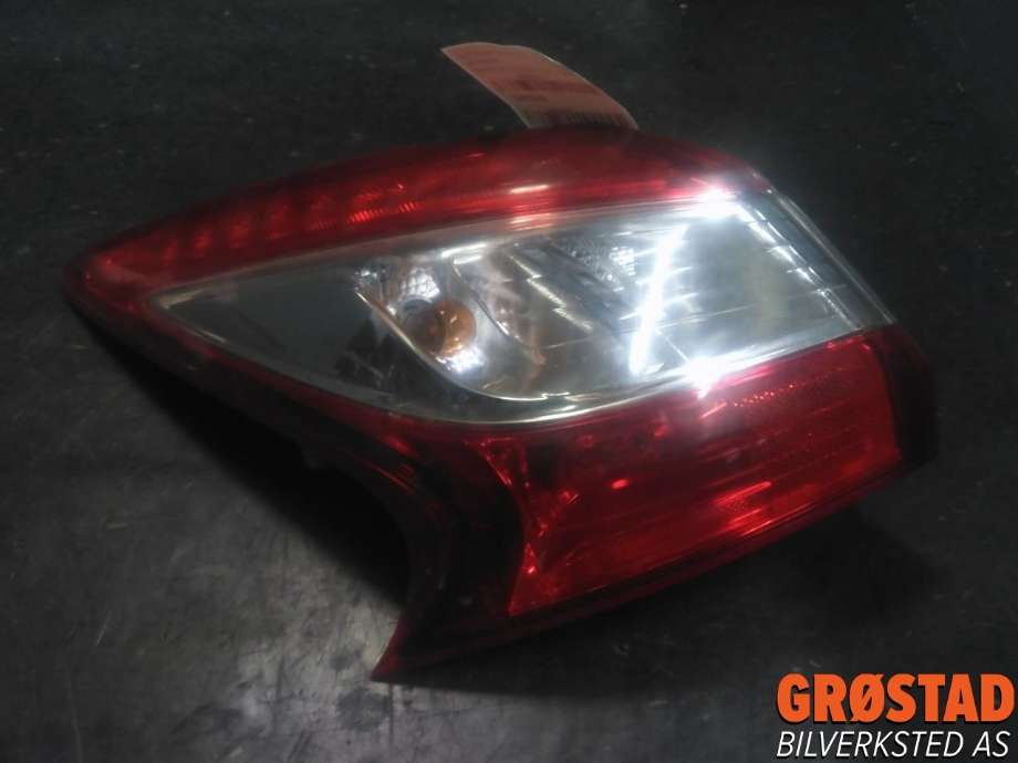 Baklykt venstre ytre til Nissan Pulsar 2014-->> (265553ZL0A|)