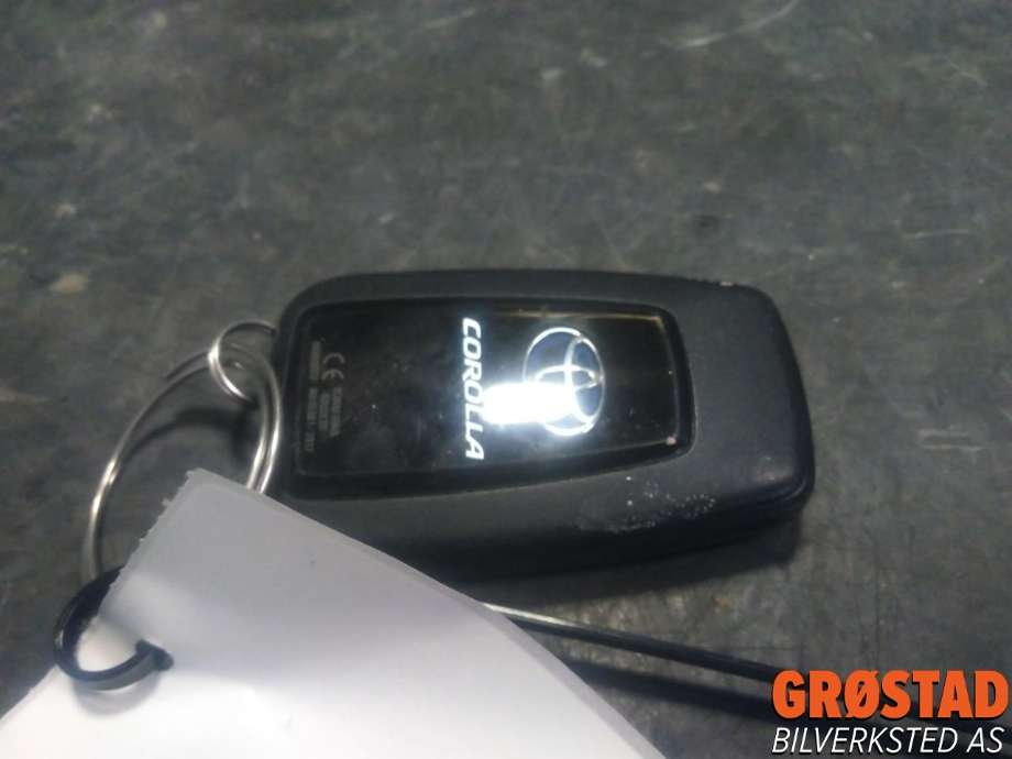 Nøkkel til Toyota Corolla 2019-->>  