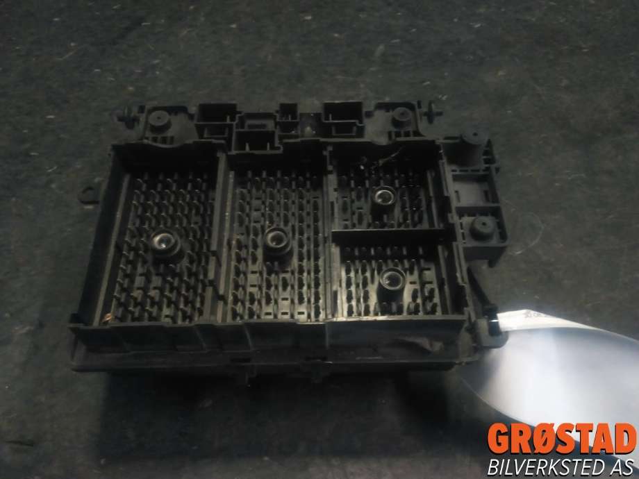 Sikringsboks motorrom til Chevrolet Tahoe 2001-2005 (Type II) (12193645-09|)