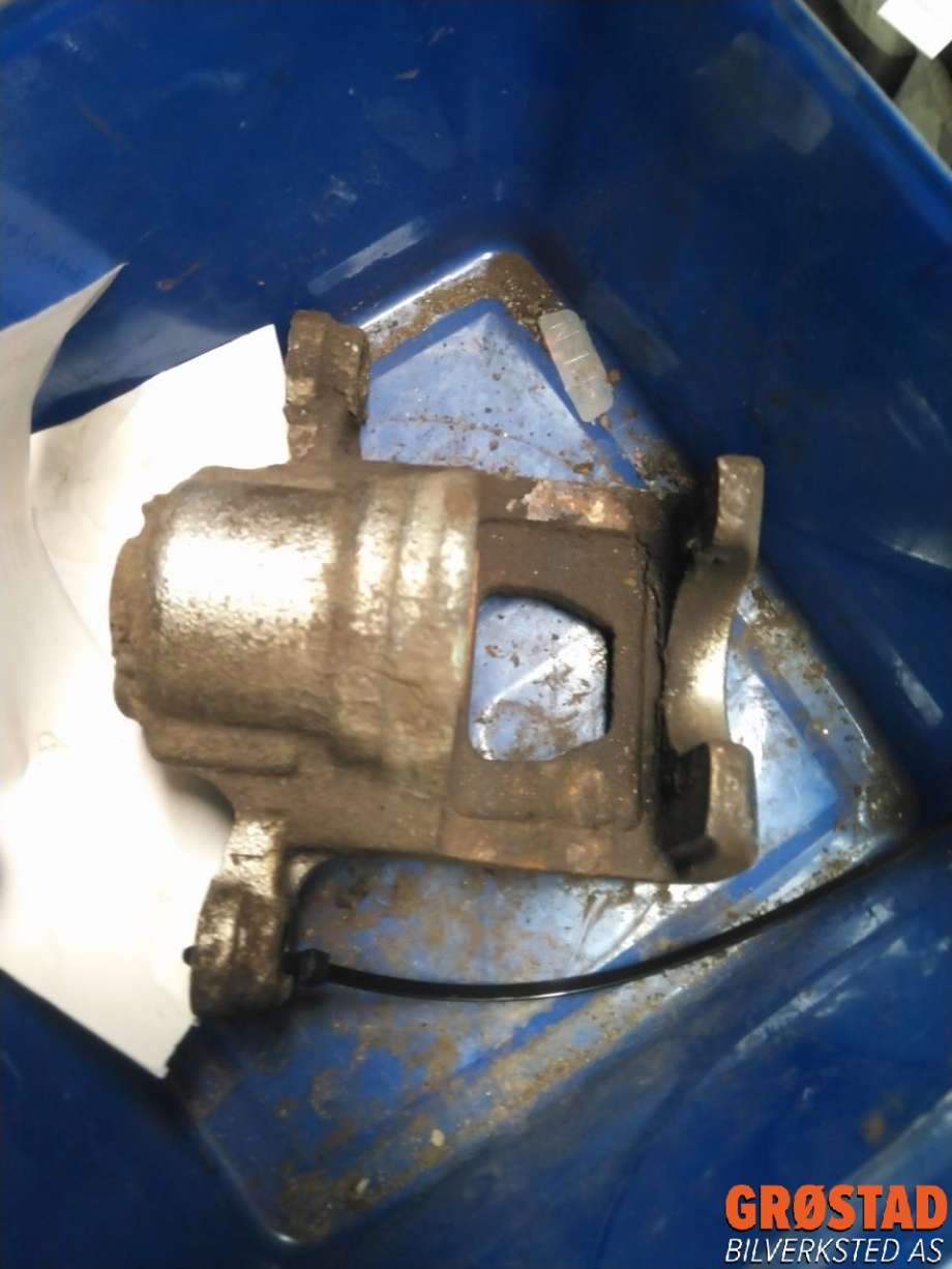 Bremsecaliper høyre bak til Nissan Qashqai 2010-2014 (Type I, Fase 2) (440011KD0A|)