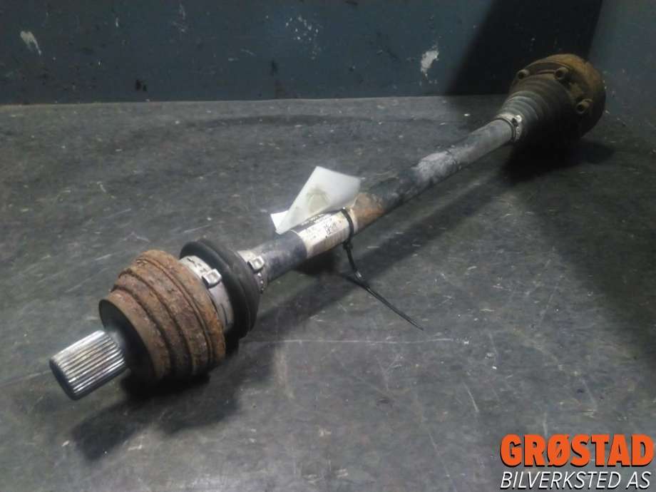 Drivaksel venstre bak, diesel/manuell til VW Passat 2015-2019 (Fase 1) (B8) (B8) (3Q0 501 203 C|)