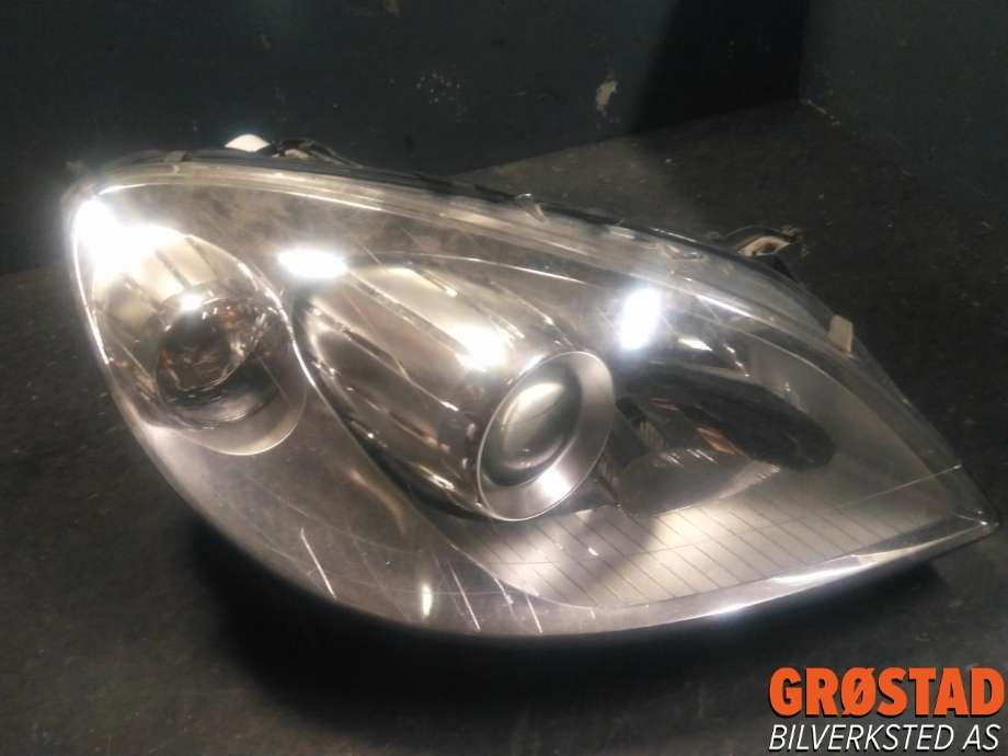 Frontlykt høyre halogen til Mercedes B-Klasse 2008-2011 (Fase 2) (W245) (W245) (A 169 820 78 61|)