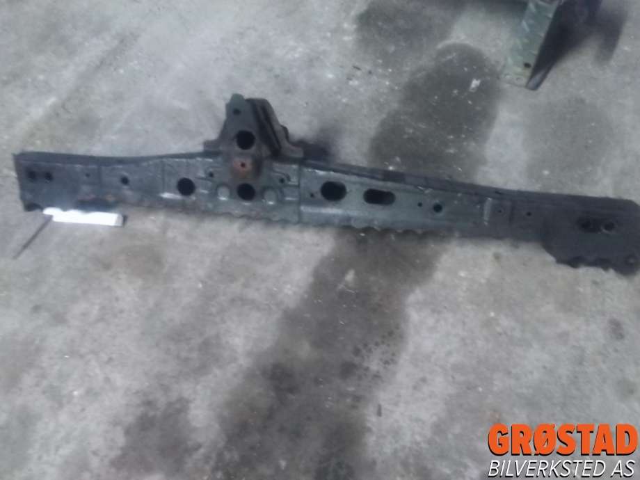 Frontplate nedre til Toyota Avensis, 2009-2015 (Type III, Fase 1)  