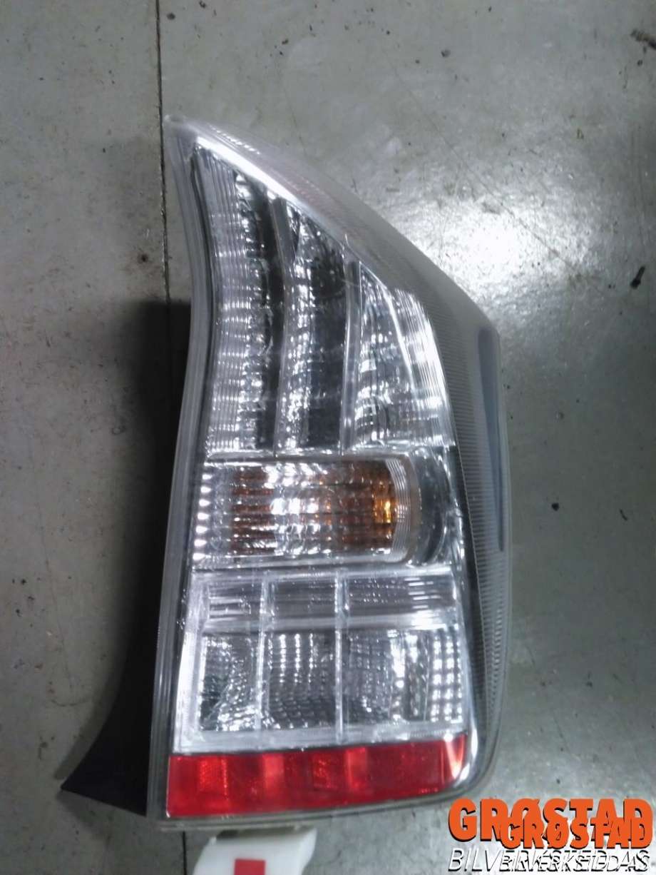 Baklykt høyre til Toyota Prius 2009-2016 (Type III) (COMBI) (COMBI) (8155147121|8155147122|)