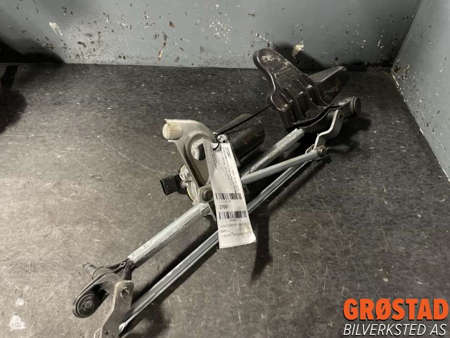 Viskermotor frontrute komplett m/overføring til BMW 1-Serie 2015-2019 (Fase 2) (F20/F21) (F20/F21) (61 61 7 239 510|7 239 510|)