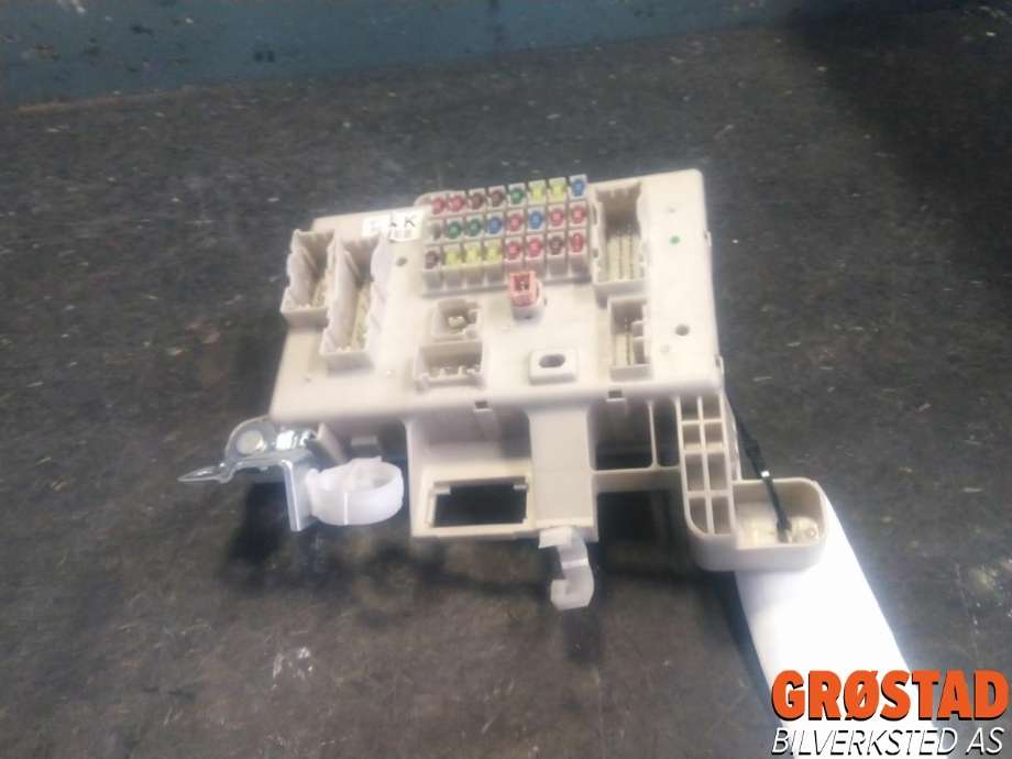 Sikringsboks kupe til Toyota Land Cruiser 120, 2002-2009