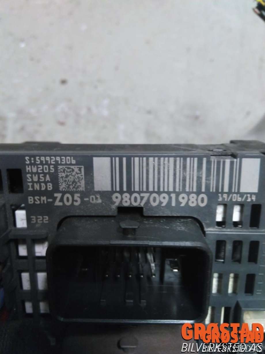 Sikringsboks motorrom til Peugeot 308 2013-2021 (Type II)  (9807091980|)