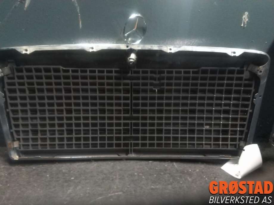 Grill til Mercedes 124 1986-1995 (W124) (W124) (A 124 880 07 83|)