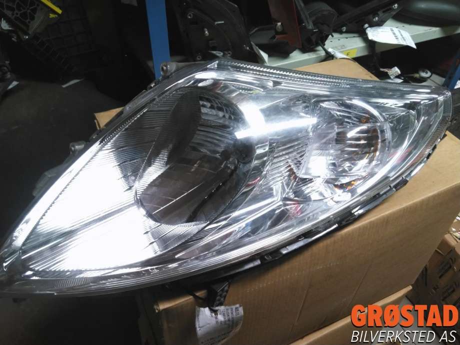 Frontlykt høyre halogen til Suzuki Swift 2011-2017 (3512068L00|)