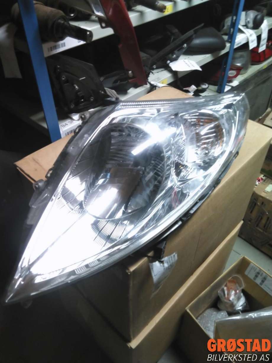 Frontlykt høyre halogen til Suzuki Swift 2011-2017 (3512068L00|)