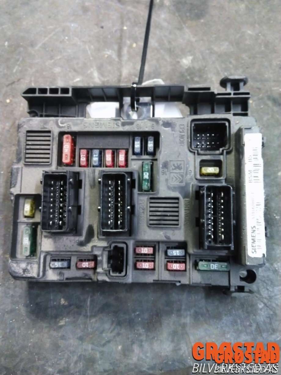 Sikringsboks motorrom til Citroën C5 2001-2004 (Type I, Fase 1) (9643498680|)