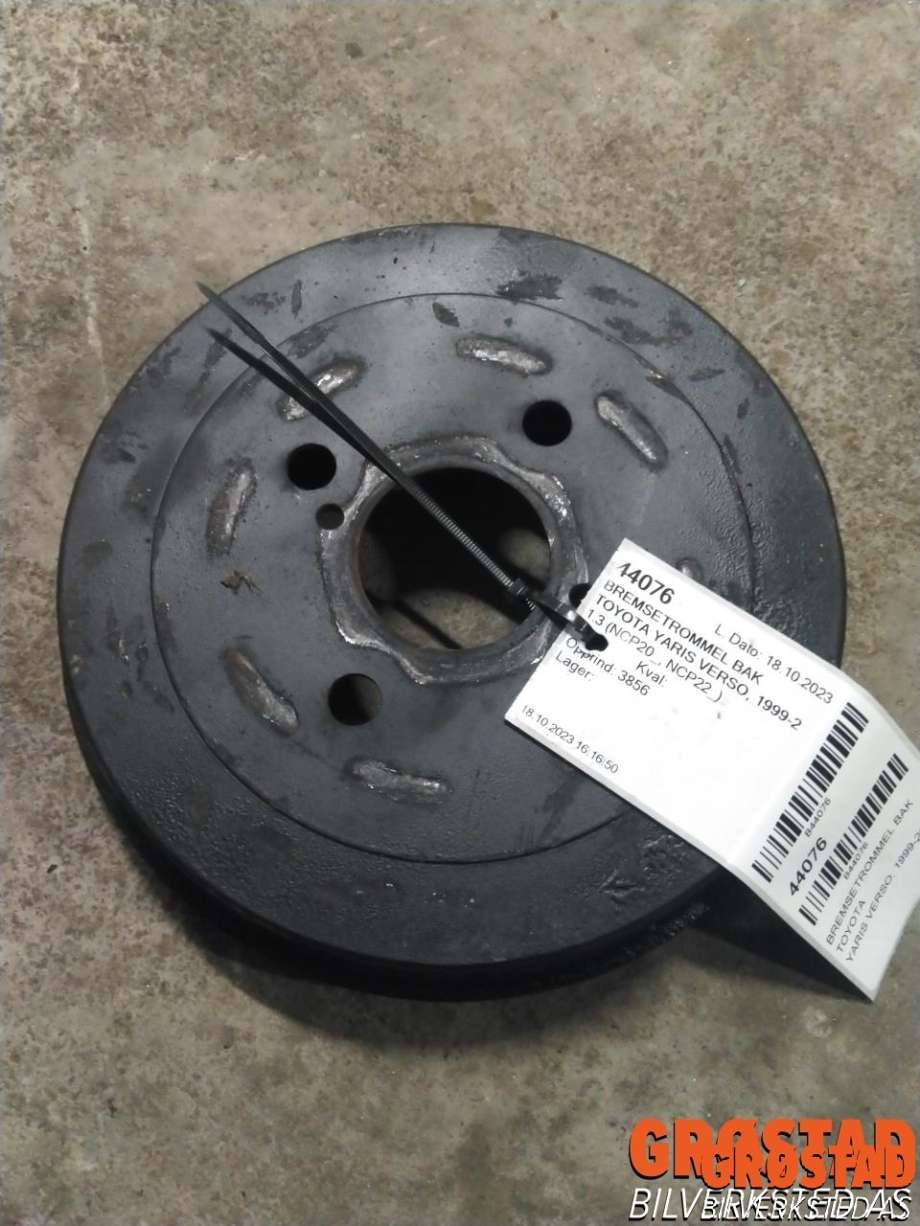 Bremsetrommel bak til Toyota Yaris Verso, 1999-2007  (4243152021)