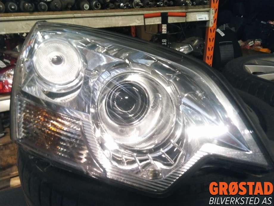 Frontlykt høyre xenon til Opel Antara, 2007-2013  (96627144)