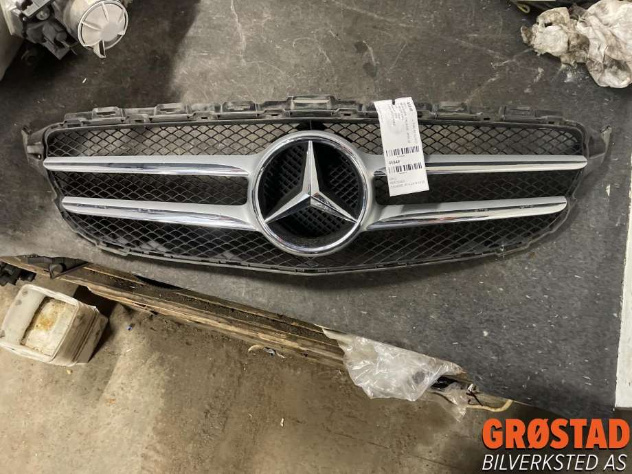 Grill til Mercedes C-Klasse, 2014-2018 (Fase 1) (W205) (W205) (A 205 888 00 23)
