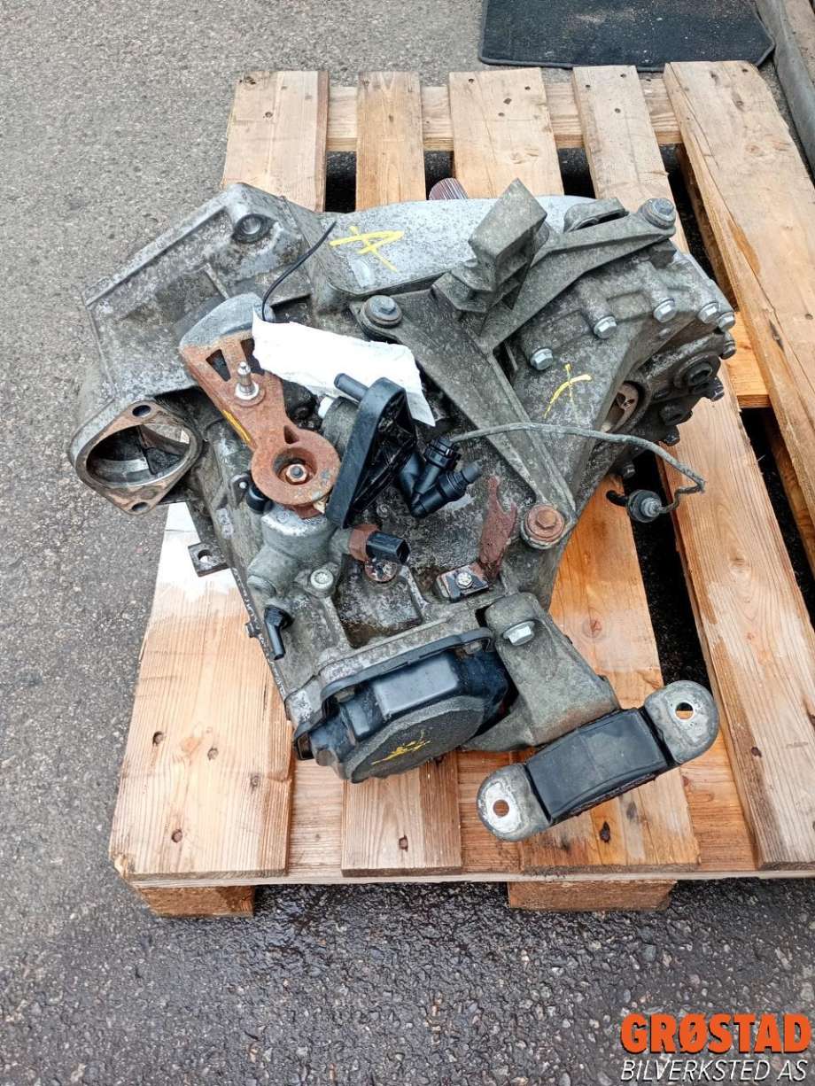 Girkasse manuell til VW Transporter / Caravelle 2015-2019 (T6) (T6) (02Z 300 047 F|02Z 300 047 M|)
