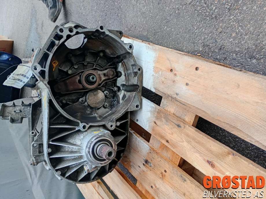 Girkasse manuell til VW Transporter / Caravelle 2015-2019 (T6) (T6) (02Z 300 047 F|02Z 300 047 M|)