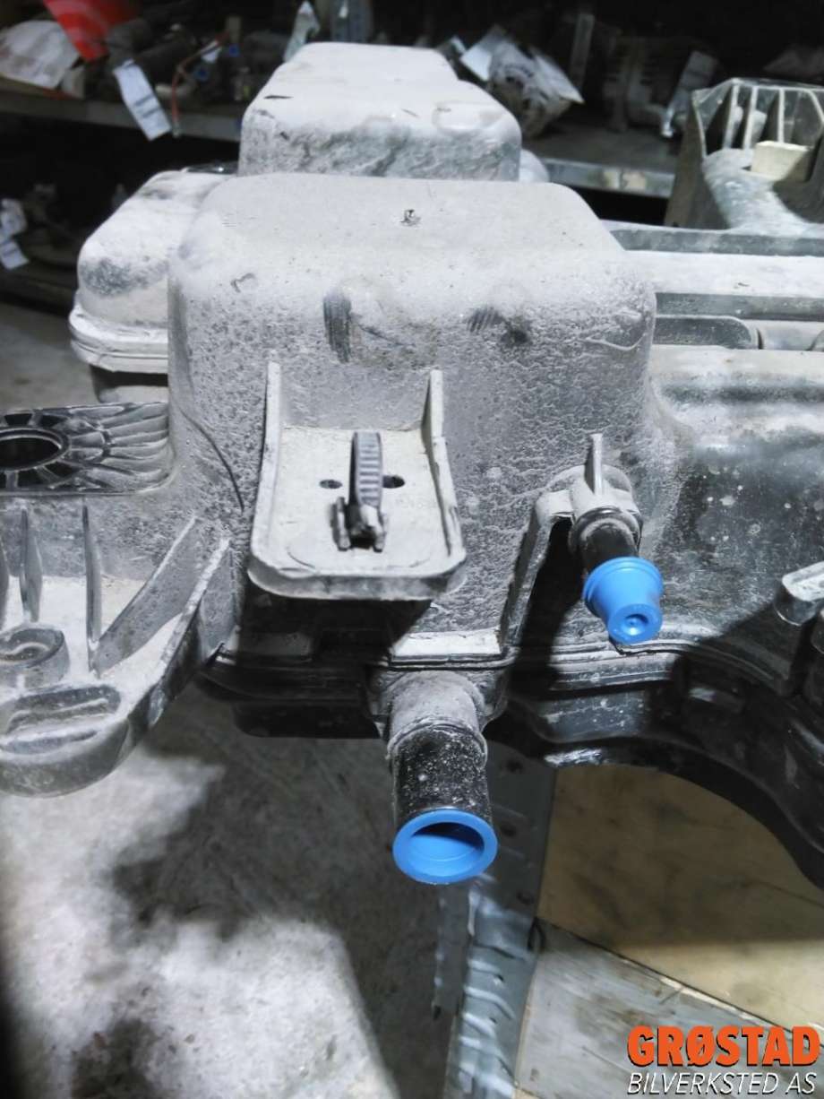 AdBlue tank til Peugeot Expert 2016-->> (Type III)  (98 426 973 80|)