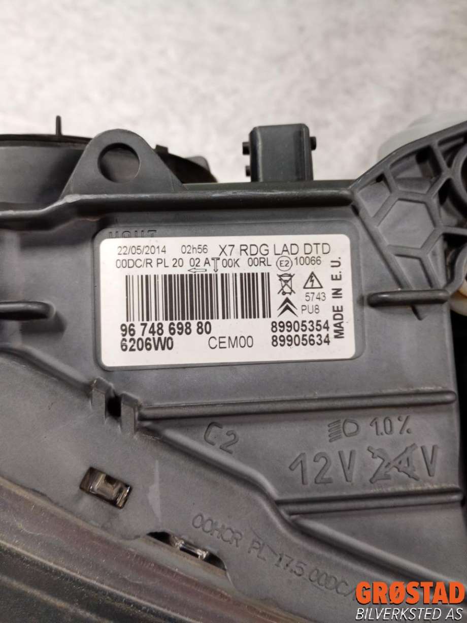 Frontlykt høyre xenon til Citroën C5 2008-2017 (Type II) (6206 W0|16 168 861 80|)