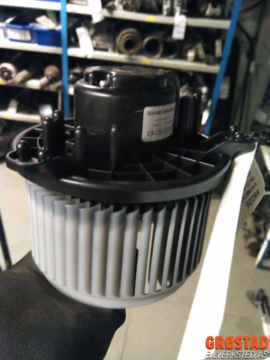 Varmeapparat motor til Suzuki Swift, 2017-->> (74150-52RA0)