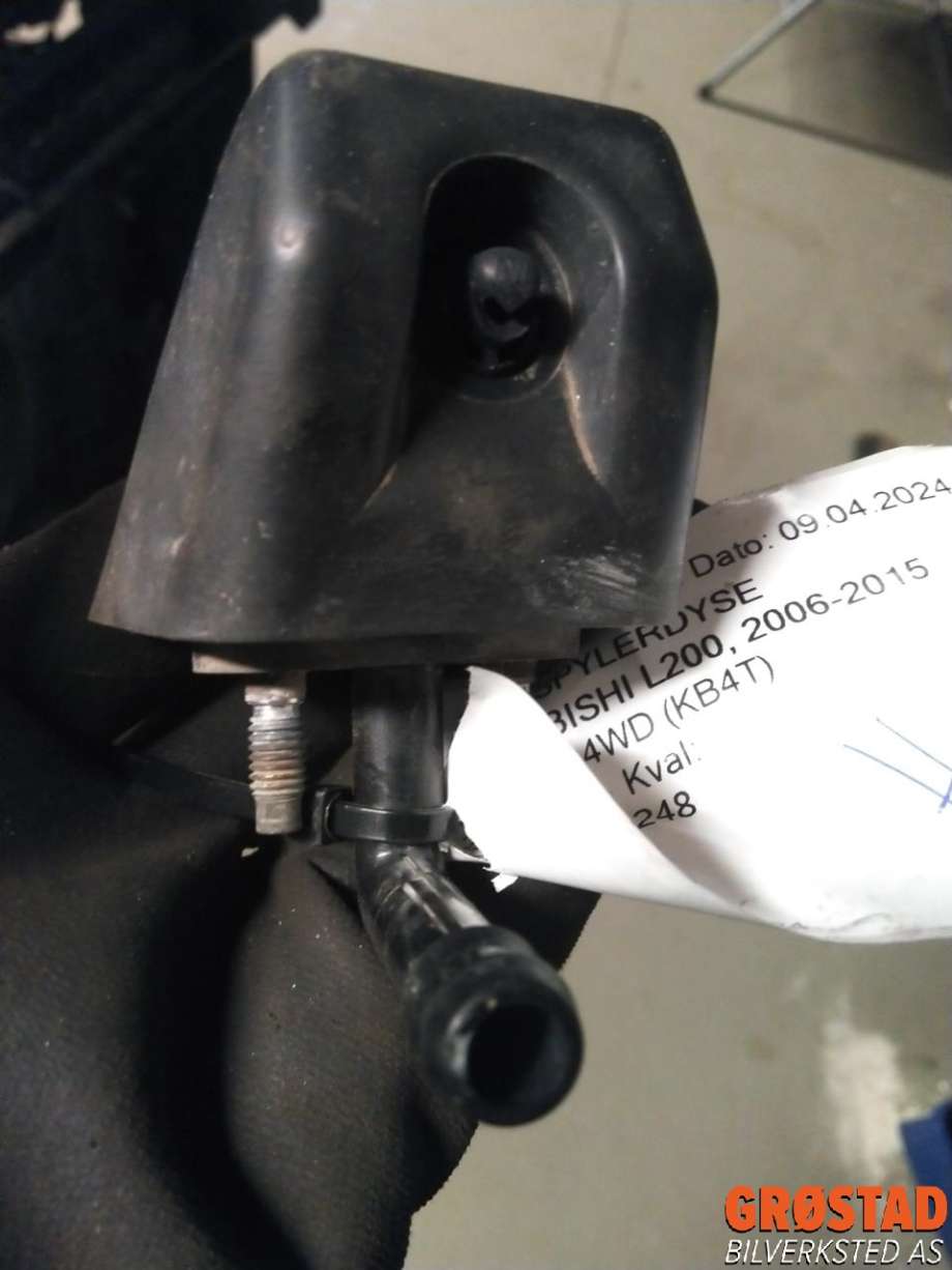 Lyktespylerdyse til Mitsubishi L200, 2006-2015 (Type IV)  (MN117396)