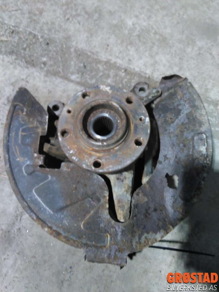 Hjulspindel høyre foran til Peugeot 407 2004-2010  (3657 04|3647 97|16 407 904 80)
