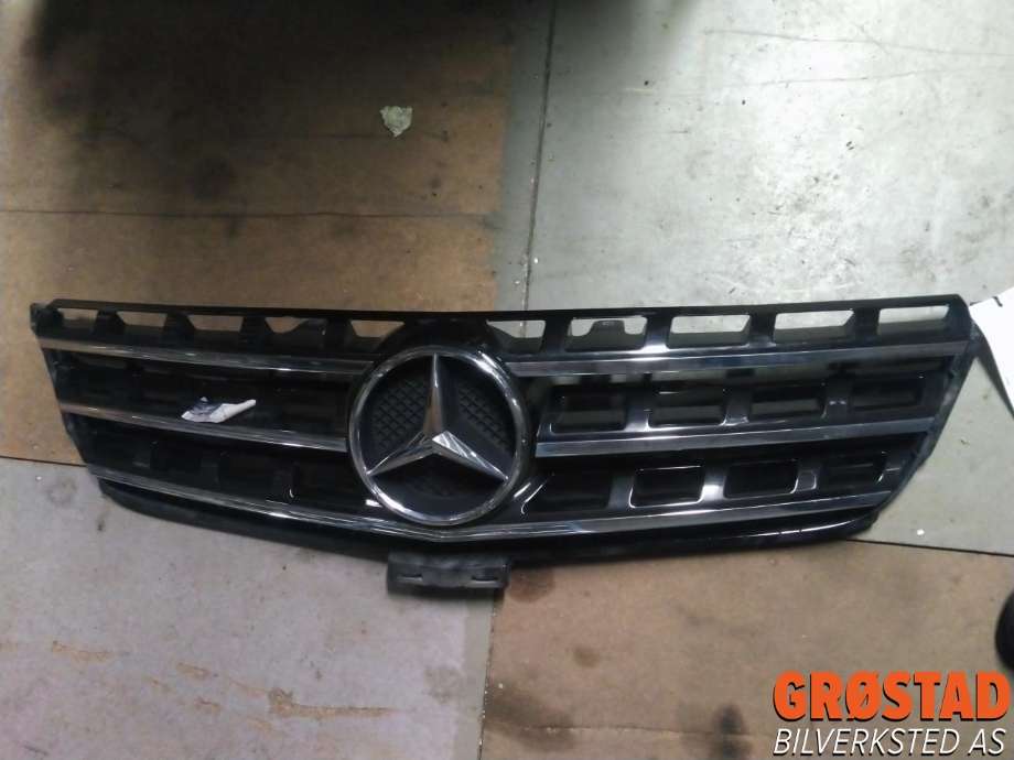 Grill til Mercedes ML, 2005-2011 (W164) (W164) (A1668800985)