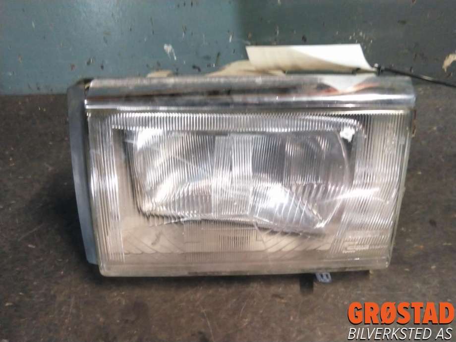 Frontlykt venstre halogen til Volvo 240 1988-1993 (1372411|)
