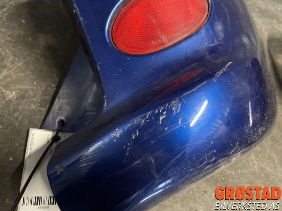 Støtfangerving høyre bak til Toyota Yaris Verso 1999-2007  (5215052090|)