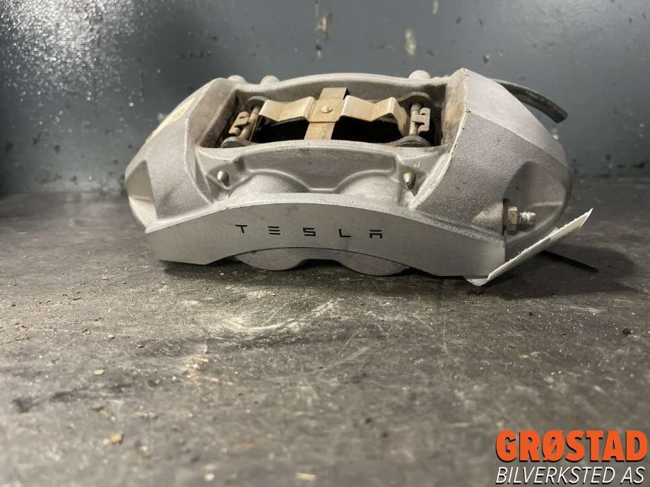 Bremsecaliper høyre foran til Tesla Model 3, 2018-2023 (Fase 1)