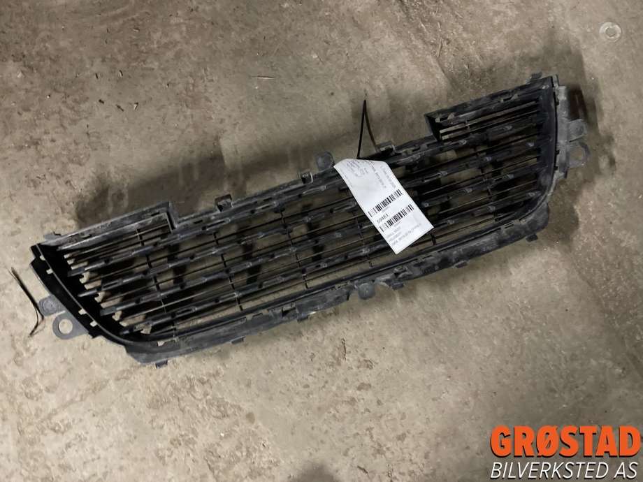Grill midt til Peugeot 2008 2013-2019 (Type I) (96 780 594 80|)
