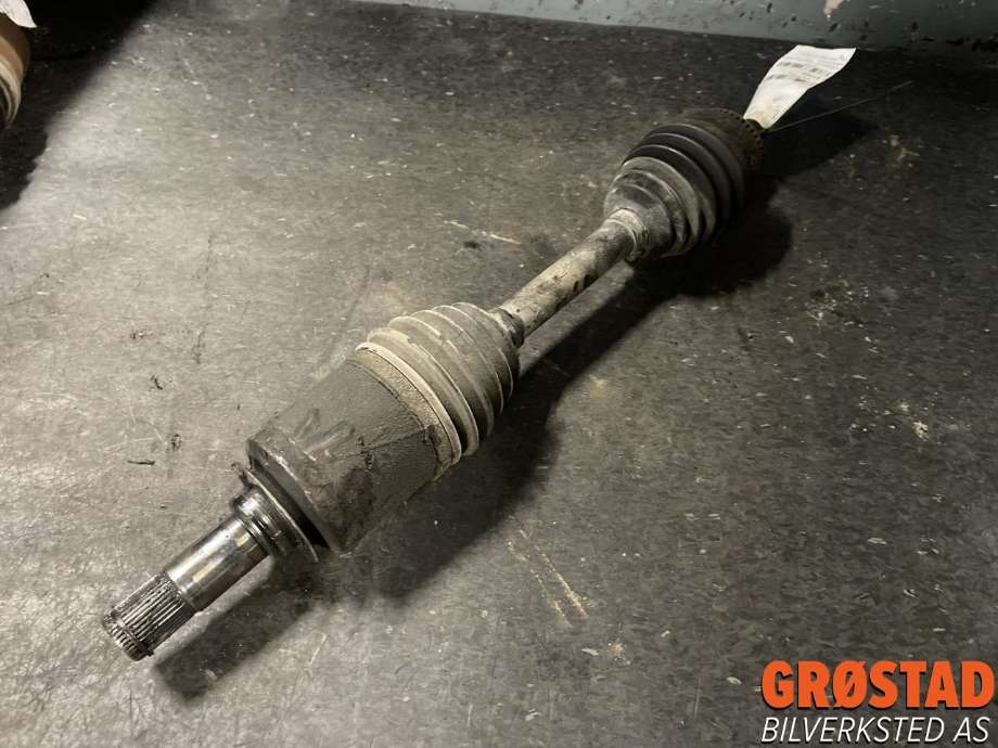 Drivaksel venstre foran, diesel/automat til Mercedes ML, 1997-2005 (W163) (W163) (A 163 330 04 01)