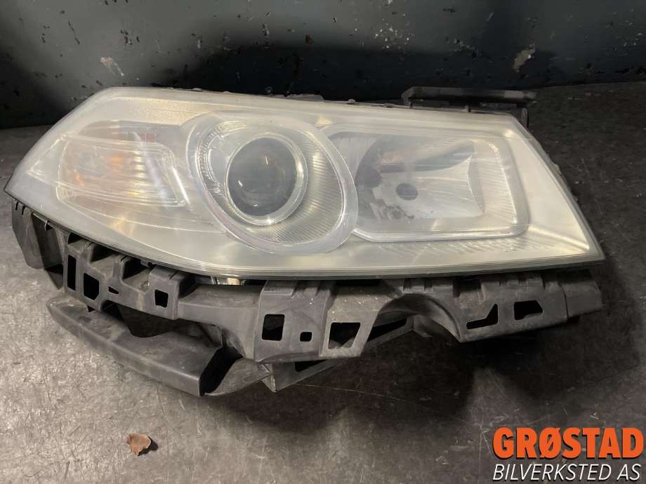 Frontlykt høyre halogen til Renault Megane 2006-2009 (Type II, Fase 2) (7701063220|260103726R|)