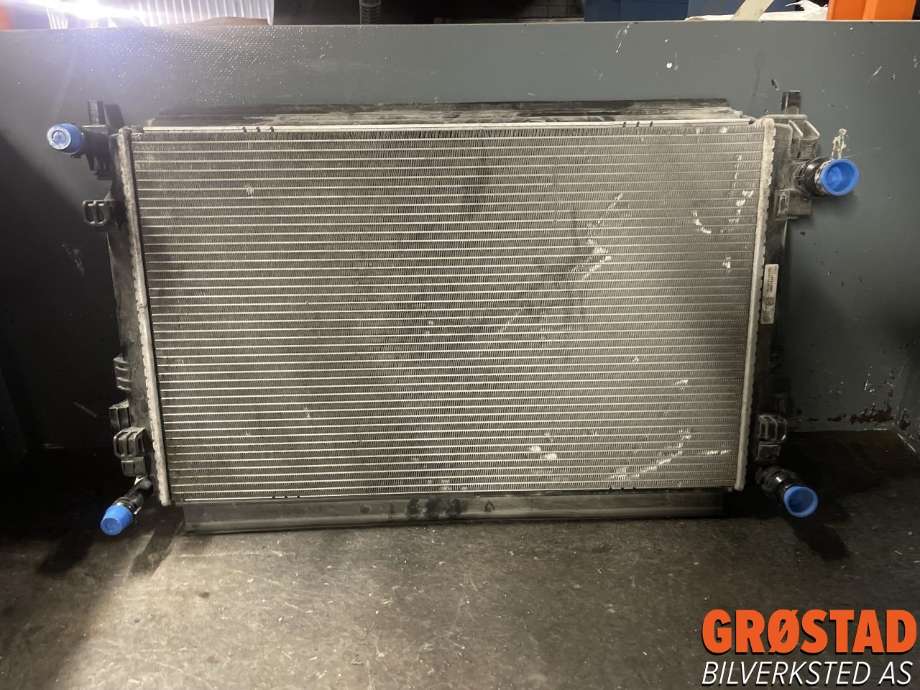 Radiator (automat gir) til VW T-Roc 2017-->> (5Q0 121 251 GQ|)