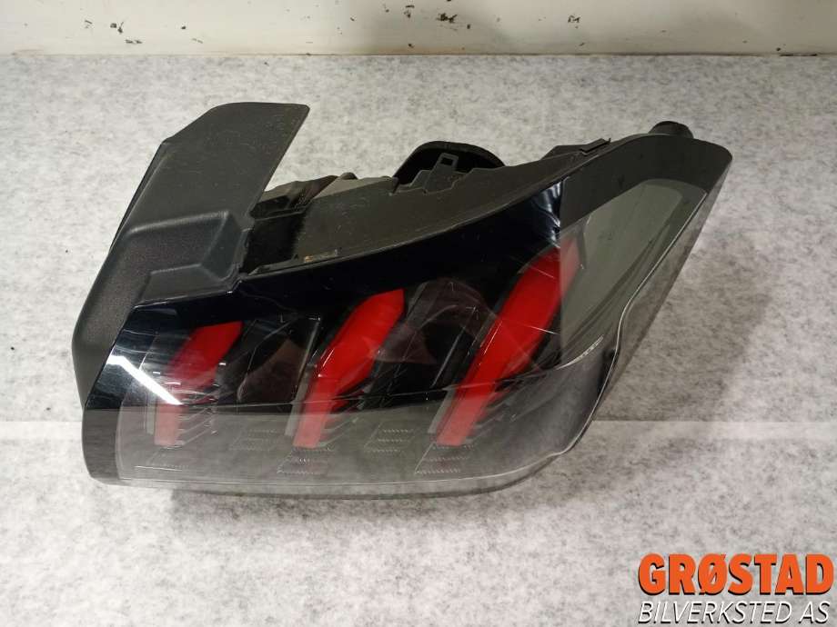 Baklykt høyre ytre til Peugeot e-208 2019-->>  (98 232 166 80|)