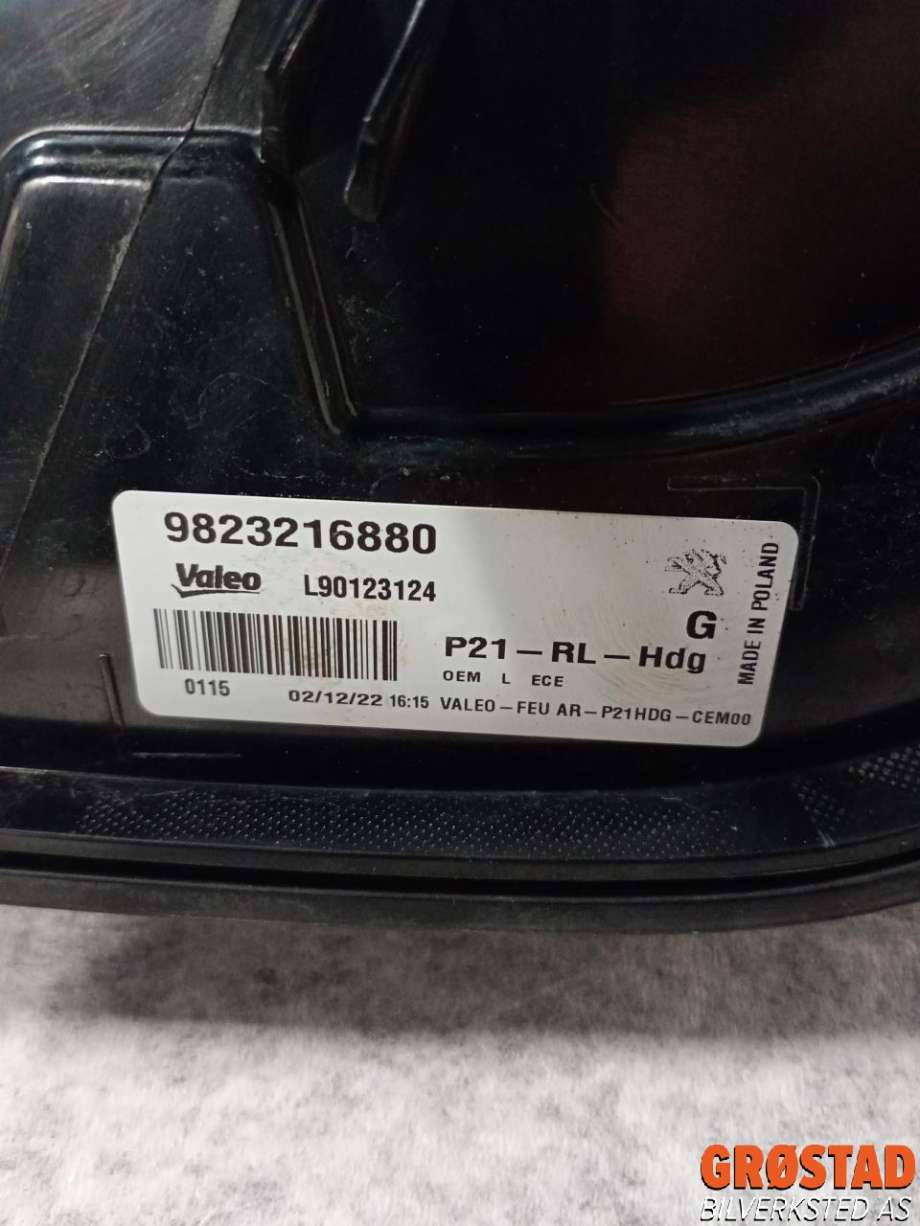Baklykt venstre ytre til Peugeot e-208 2019-->> (98 232 168 80|)