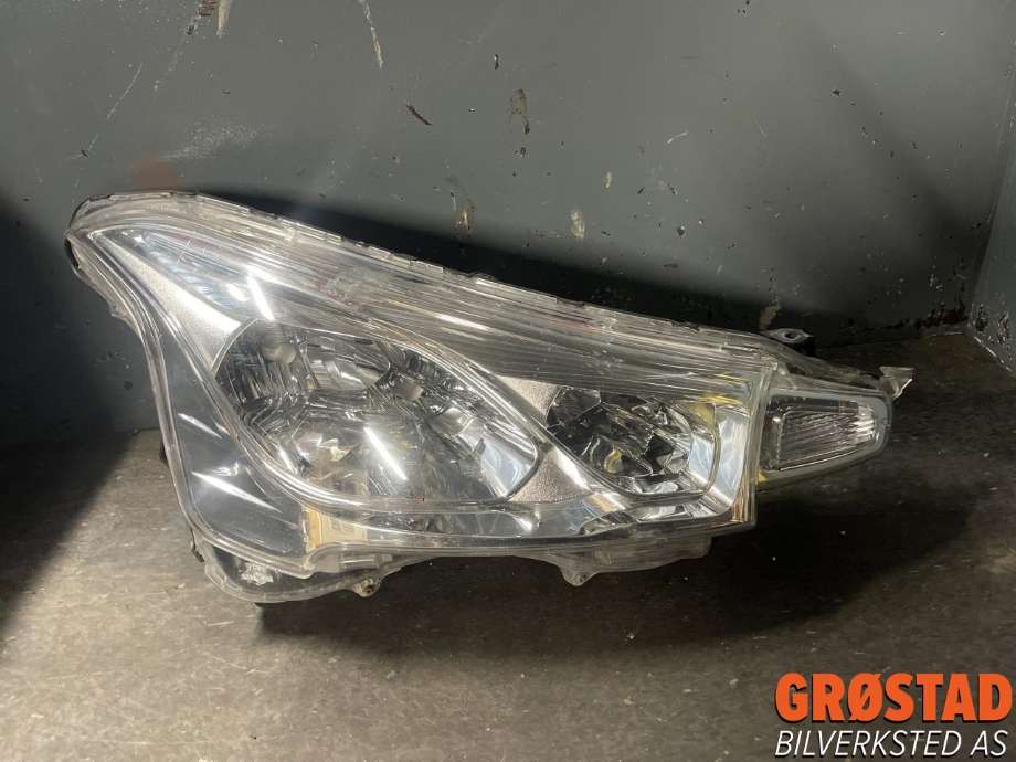 Frontlykt høyre halogen til Citroën C4, Aircross, 2012-2017  (16 078 341 80)