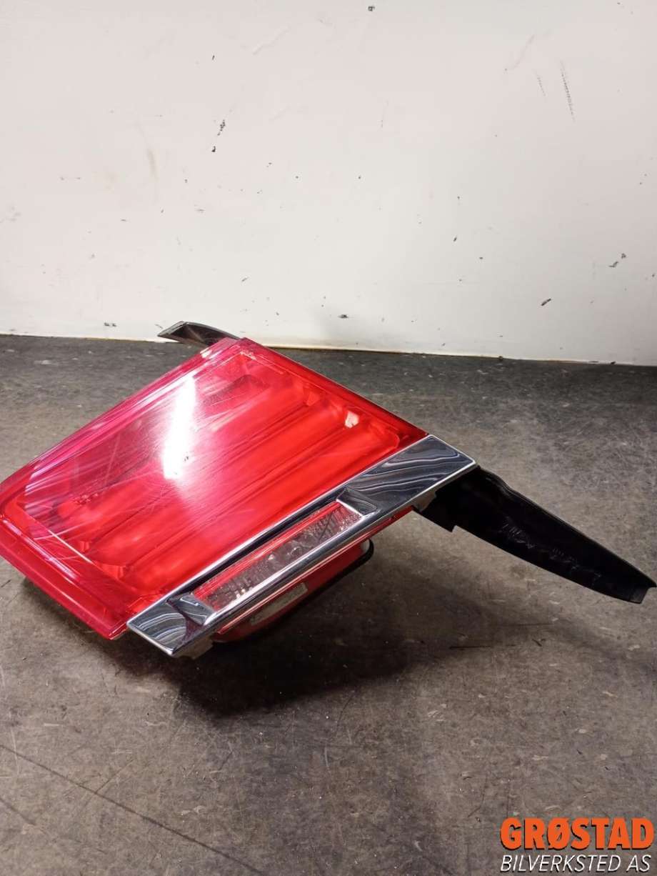 Baklykt venstre indre til BMW 7-Serie 2009-2015 (F01/F02/F03/F04) (F01/F02/F03/F04) (63 21 7 182 205|)