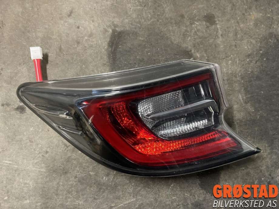 Baklykt venstre ytre til Toyota Corolla 2019-->> (8156102C40|)